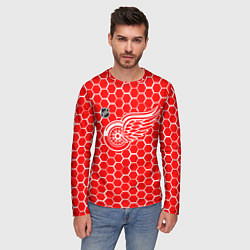 Лонгслив мужской Детройт Ред Уингз - красные соты, цвет: 3D-принт — фото 2