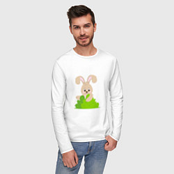 Лонгслив хлопковый мужской Кролик в лесу, цвет: белый — фото 2