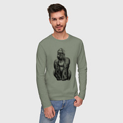 Лонгслив хлопковый мужской Горилла в новогодней шапке, цвет: авокадо — фото 2