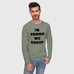 Лонгслив хлопковый мужской In Trump we trust - slogan, цвет: авокадо — фото 2