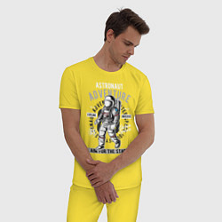 Пижама хлопковая мужская Astronaut Adventure, цвет: желтый — фото 2