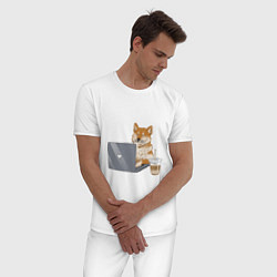 Пижама хлопковая мужская Собака Сиба ину печатает на ноутбуке с кофе, цвет: белый — фото 2