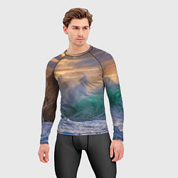 Рашгард мужской Штормовая волна, накатывающая на берег, цвет: 3D-принт — фото 2