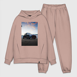 Мужской костюм оверсайз Авто на фоне неба