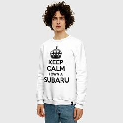 Свитшот хлопковый мужской Keep Calm & I own a Subaru, цвет: белый — фото 2