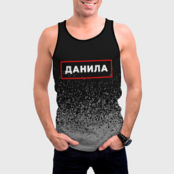 Майка-безрукавка мужская Данила - в красной рамке на темном, цвет: 3D-черный — фото 2
