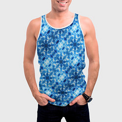 Майка-безрукавка мужская Светящиеся голубые цветочки, цвет: 3D-белый — фото 2