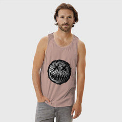 Майка мужская хлопок Жуткая рожица пиксельная, цвет: пыльно-розовый — фото 2