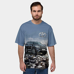 Футболка оверсайз мужская Toyota Land Cruiser 200 V8, цвет: 3D-принт — фото 2