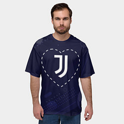 Футболка оверсайз мужская Лого Juventus в сердечке на фоне мячей, цвет: 3D-принт — фото 2
