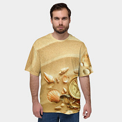 Футболка оверсайз мужская Композиция из ракушек и компаса на песке, цвет: 3D-принт — фото 2