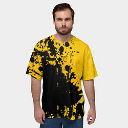 Футболка оверсайз мужская Пятна черной краски на желтом фоне, цвет: 3D-принт — фото 2