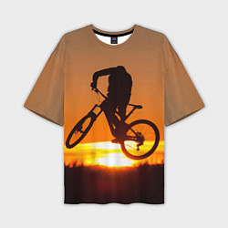 Футболка оверсайз мужская Велосипедист на закате, цвет: 3D-принт