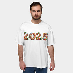 Футболка оверсайз мужская Надпись новогодняя 2025 из пряников, цвет: 3D-принт — фото 2