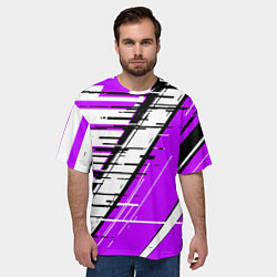 Футболка оверсайз мужская Чёрно-белые глитч полосы на фиолетовом фоне, цвет: 3D-принт — фото 2