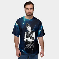 Футболка оверсайз мужская Юрий Хой черно-белый портрет с подписью, цвет: 3D-принт — фото 2
