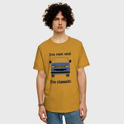 Футболка оверсайз мужская Volkswagen Im not old Im classic, цвет: горчичный — фото 2