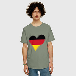 Футболка оверсайз мужская Сердце - Германия, цвет: авокадо — фото 2