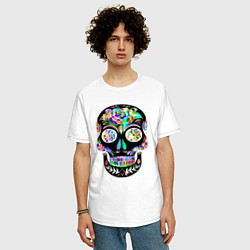 Футболка оверсайз мужская Чёрный мексиканский череп с разноцветными цветами, цвет: белый — фото 2