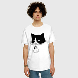 Футболка оверсайз мужская Кот сидит в воде и сторожит утёнка, цвет: белый — фото 2