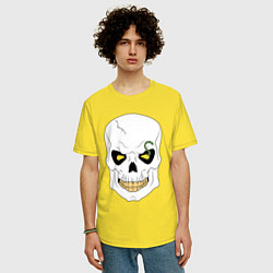 Футболка оверсайз мужская Белый злой череп, цвет: желтый — фото 2