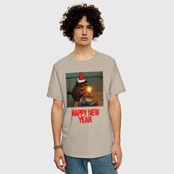 Футболка оверсайз мужская Новогодний грустный котик, цвет: миндальный — фото 2