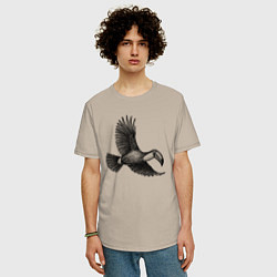 Футболка оверсайз мужская Тукан в полёте, цвет: миндальный — фото 2
