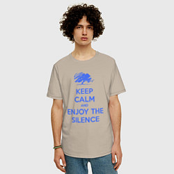 Футболка оверсайз мужская Keep calm and enjoy the silence, цвет: миндальный — фото 2