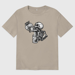 Футболка оверсайз мужская Скелет пьет алкоголь, цвет: миндальный