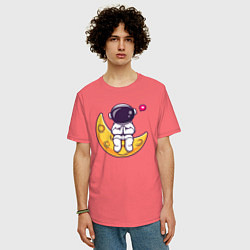 Футболка оверсайз мужская Луна и астронавт, цвет: коралловый — фото 2
