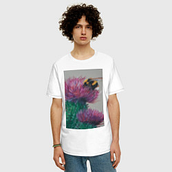 Футболка оверсайз мужская Мохнатый шмель на кактусе - живопись, цвет: белый — фото 2