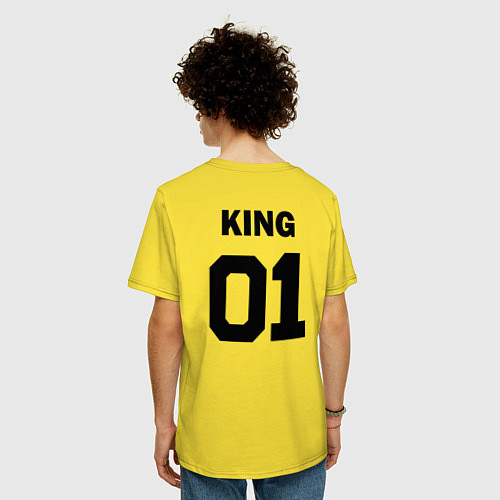Мужская футболка оверсайз Черная футбольная надпись: король с номером 01 / Желтый – фото 4