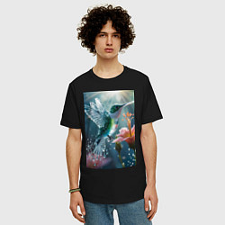 Футболка оверсайз мужская Колибри летает у цветка, цвет: черный — фото 2