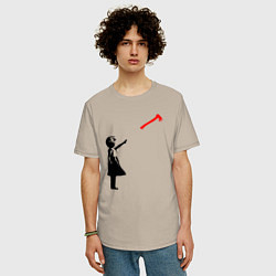 Футболка оверсайз мужская Девочка и топор, цвет: миндальный — фото 2