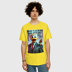 Футболка оверсайз мужская Donald Duck Trump and James Duck Vance, цвет: желтый — фото 2