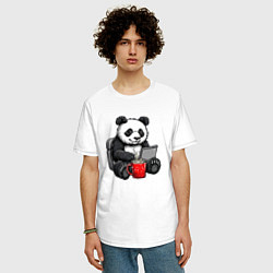 Футболка оверсайз мужская Панда с кофе за ноутбуком, цвет: белый — фото 2