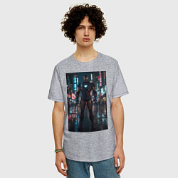 Футболка оверсайз мужская Железный человек посреди ночного города, цвет: меланж — фото 2