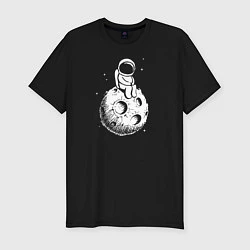 Мужская slim-футболка Космонавт на луне