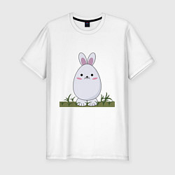 Футболка slim-fit Круглый заяц стоит на траве, цвет: белый