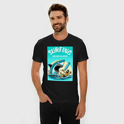 Футболка slim-fit Surfing never alone - shark and surfer, цвет: черный — фото 2