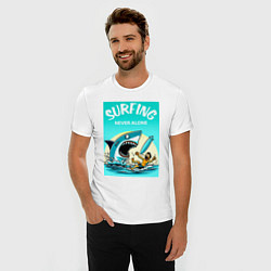 Футболка slim-fit Surfing never alone - shark and surfer, цвет: белый — фото 2