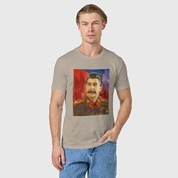 Футболка хлопковая мужская Сталин: полигоны, цвет: миндальный — фото 2