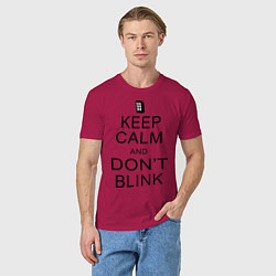 Футболка хлопковая мужская Keep Calm & Don't Blink, цвет: маджента — фото 2