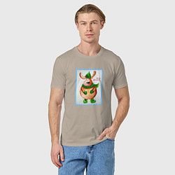 Футболка хлопковая мужская Рождественский снежный олень, цвет: миндальный — фото 2