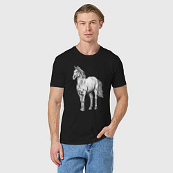 Футболка хлопковая мужская Белая лошадь стоит, цвет: черный — фото 2