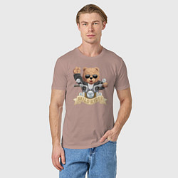 Футболка хлопковая мужская Плюшевый медвежонок байкер, цвет: пыльно-розовый — фото 2