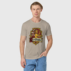 Футболка хлопковая мужская Hogwarts - gryffindor logo, цвет: миндальный — фото 2