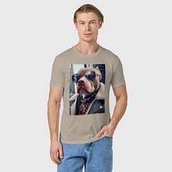 Футболка хлопковая мужская Чувак питбуль в тёмных очках, цвет: миндальный — фото 2