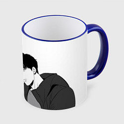 Кружка цветная Алекс держит маску