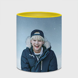 Кружка 3D MIN YOONGI BTS WINTER, цвет: 3D-белый + желтый — фото 2